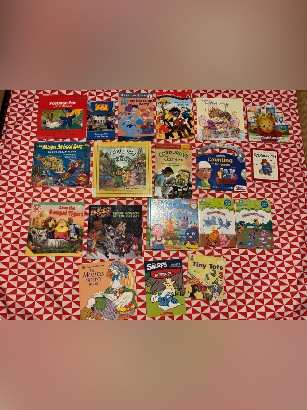 Classic early 2000s y2k cartoon character book lot